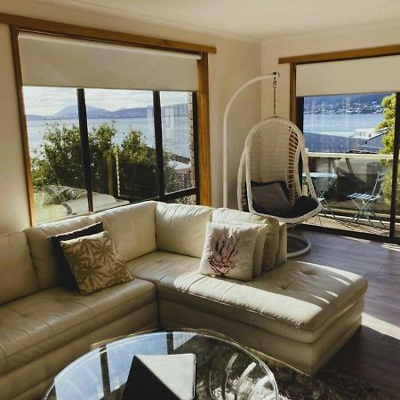 Spacious Modern Home Outstanding Views Sleeps 9 Hobart Bagian luar foto