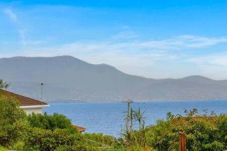 Spacious Modern Home Outstanding Views Sleeps 9 Hobart Bagian luar foto